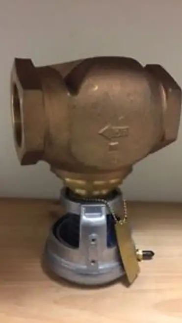 JOHNSON CONTROLS VG7241ST BRASS TRIM GLOBE VALVE WITH V-3008E PNEUMATIC ACTUATOR