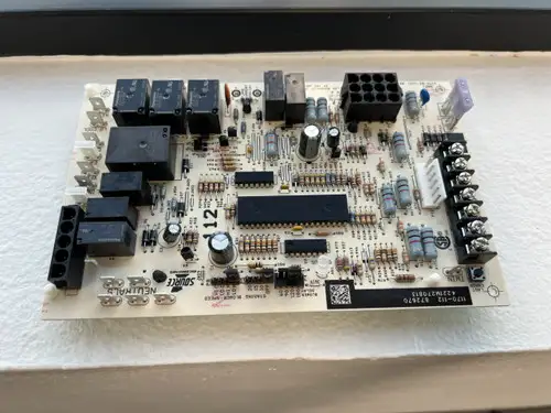 York Luxaire Coleman 2Stage Furnace Control Circuit Board 031-01290-000