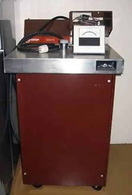 Varian 936-70 Mass Spectronmeter Leak Detector