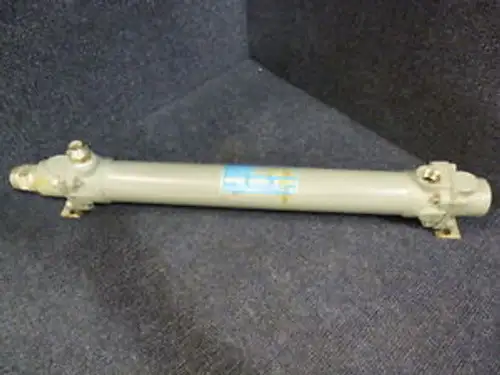 Young SSF-202-HY-1P Heat Exchanger 308910 1/2 x 1 NPT 150 Tube PSI 300 Shell PSI
