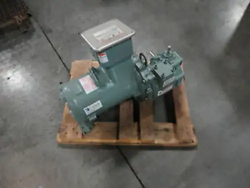 ~~ 06TRE048B2EAA00 - Carlyle Screw Compressor 460V 3 Phase 25HP