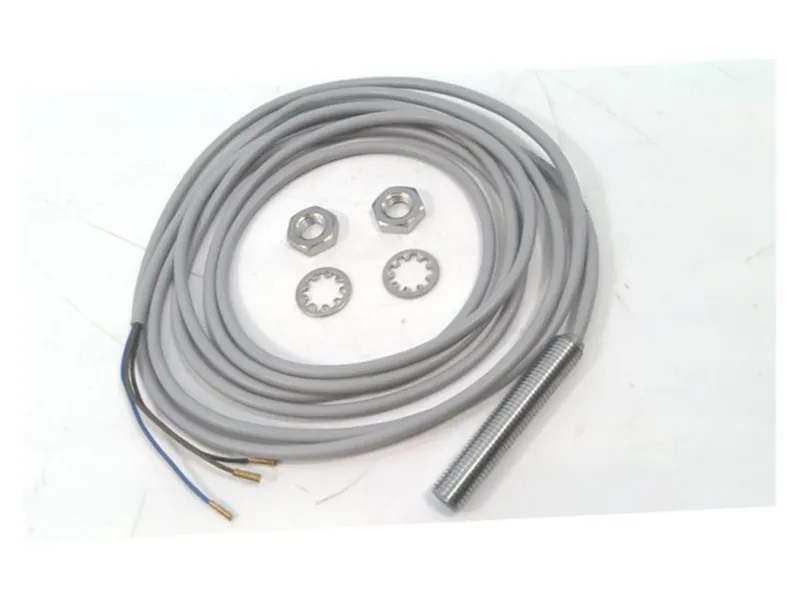 CONTRINEX DW-AD-521-M8 電感式傳感器