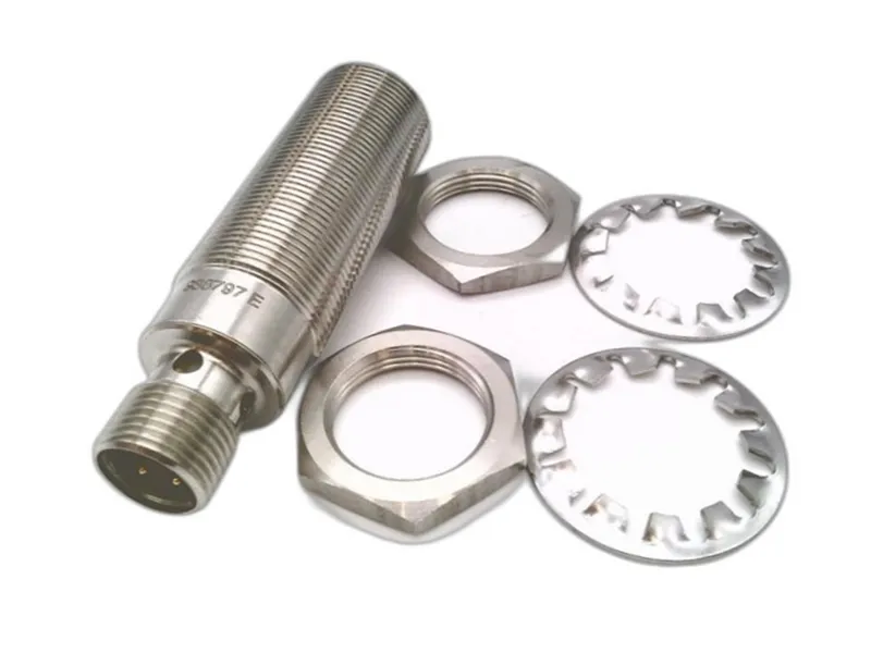 CONTRINEX DW-AS-703-M18-002 電感式傳感器