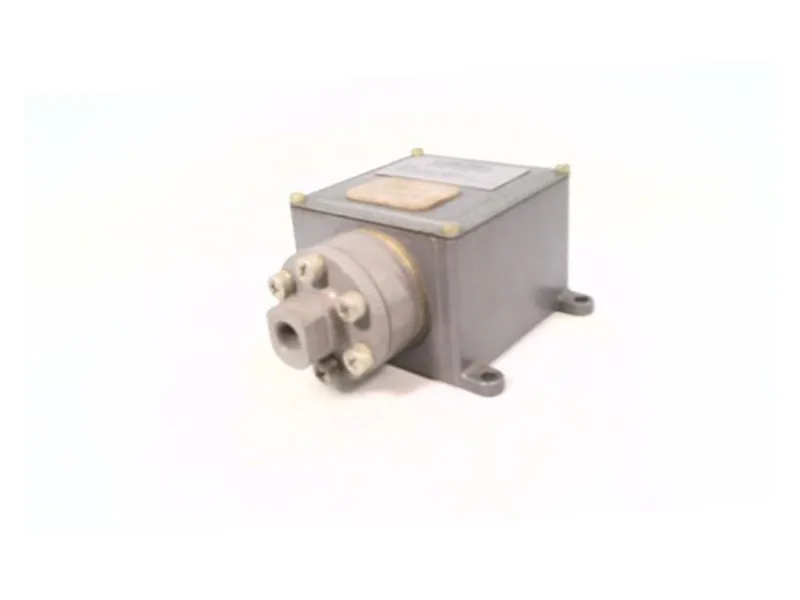 CUSTOM COMPONENT SWITCHES 605G6 Basınç Anahtarı