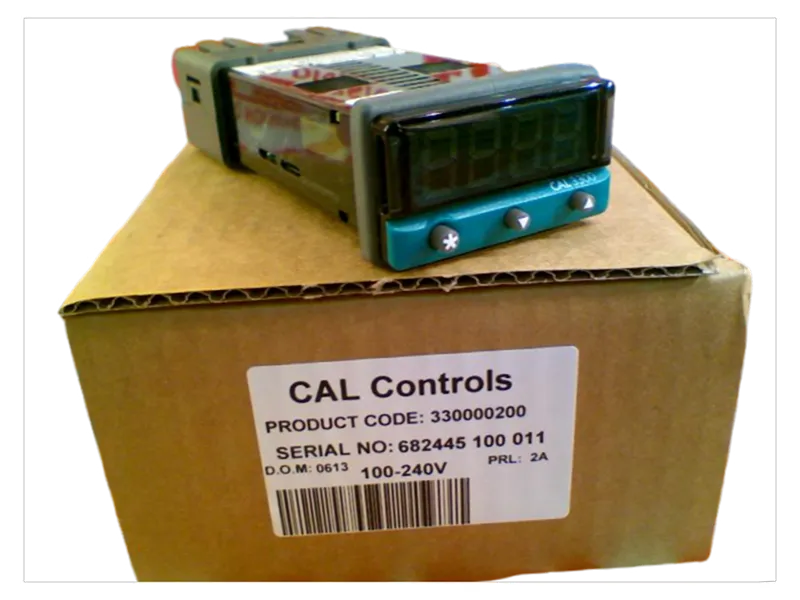 330000200 溫度/過程控制器由CAL CONTROLS製造