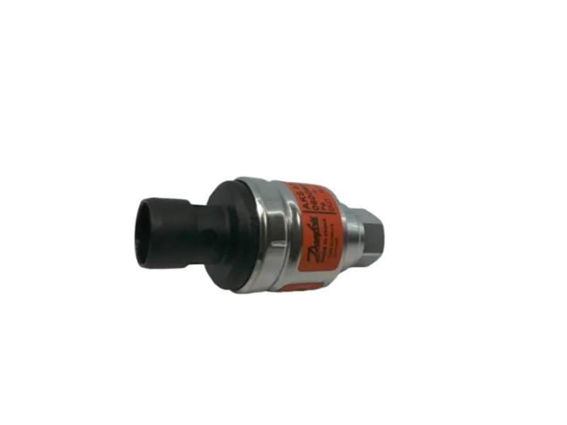 AKS 32R Pressure Transmitter by DANFOSS