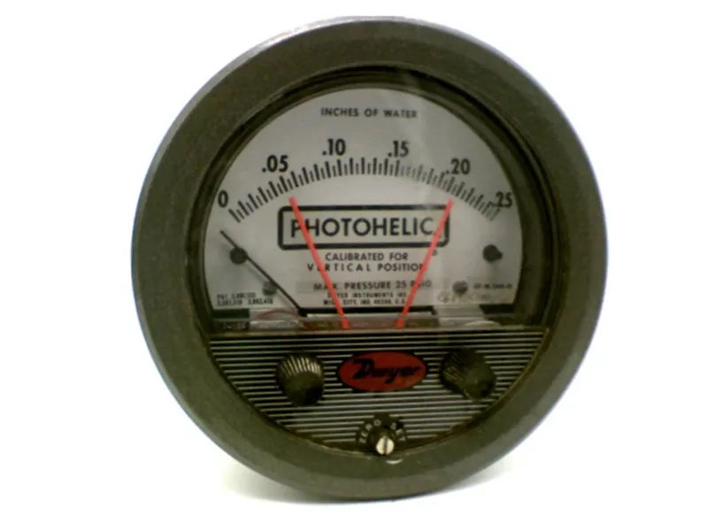3000-00 Pressure Gauge by DWYER