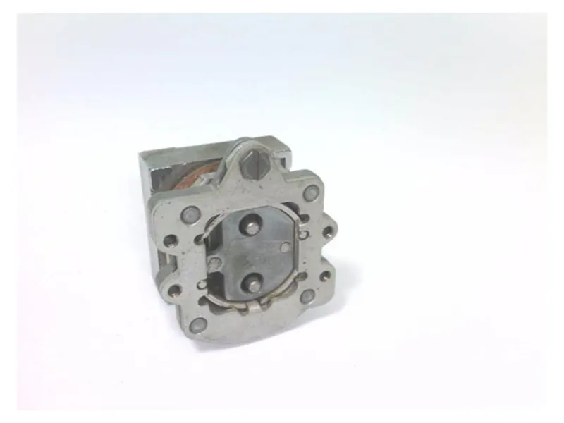 CUTLER HAMMER製造的E30AL按鈕