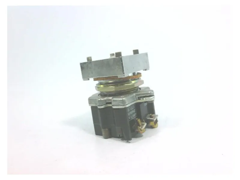 CUTLER HAMMER製造的E30EN指示燈/顯示器
