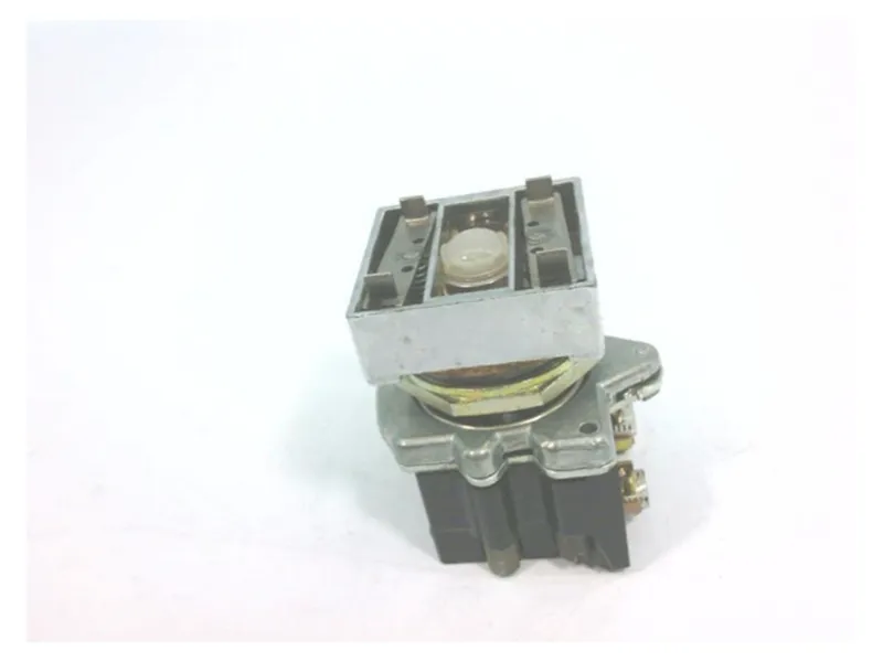 CUTLER HAMMER製造的E30EN指示燈/顯示器