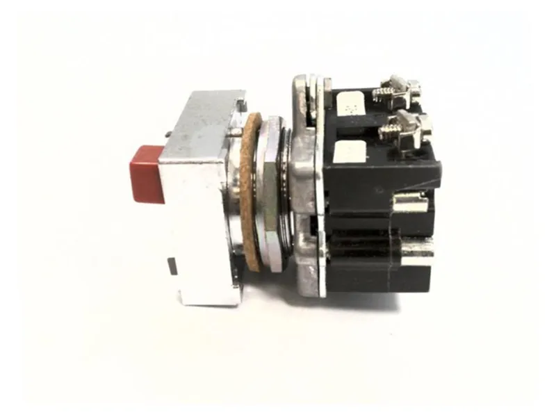 CUTLER HAMMER製造的E30FG按鈕