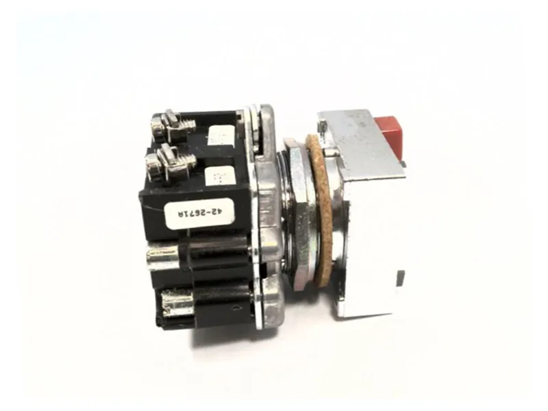 CUTLER HAMMER製造的E30FG按鈕