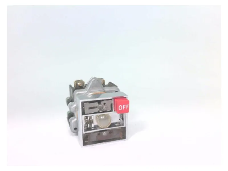 E30FN Pushbutton by EATON CORPORATION