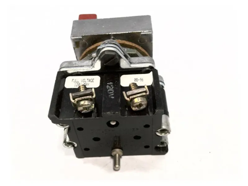 E30GF 按鈕由 CUTLER HAMMER 製造