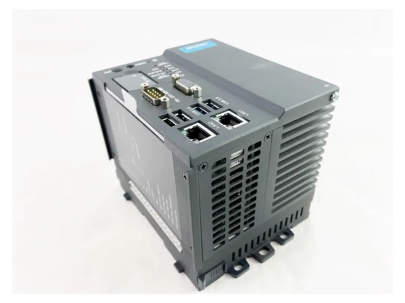 ADVANTECH APAX-5580-4C3AE Počítač