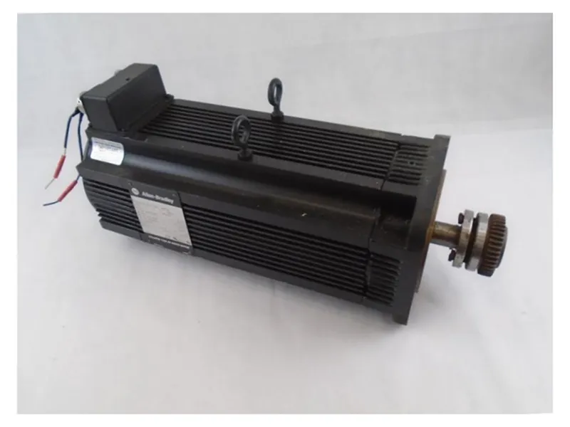 ALLEN BRADLEY 1326AB-B520E-M2K5L Servo Motor