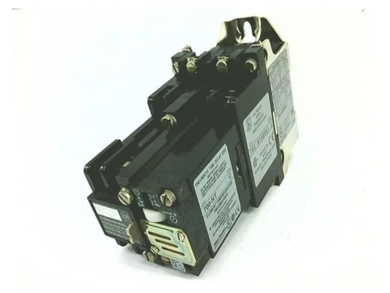ALLEN BRADLEY 700-NT400A1 時間延遲繼電器