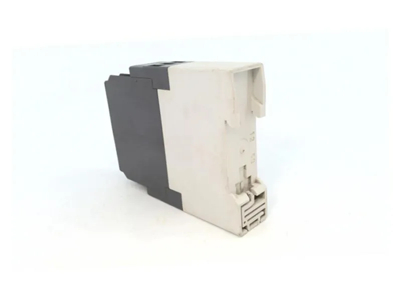 ABB ASEA BROWN BOVERI 1SVR630120R3300 時間延遲繼電器