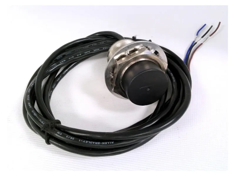 ALLEN BRADLEY 872C-DH15NN30-E2 Proximity Switch