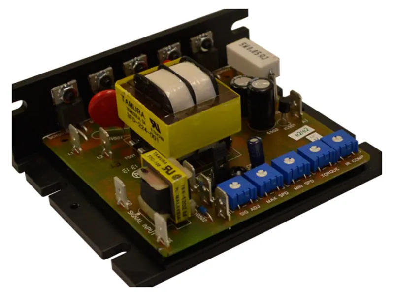 Azionamento PCM21010A di MINARIK DRIVES