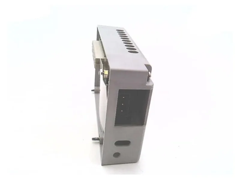 ALLEN BRADLEY 2711P-RN8 PLCモジュール/ラック