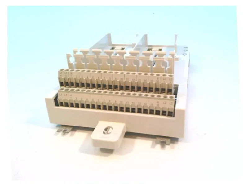 ABB ASEA BROWN BOVERI 3BSE021445R1 PLC模組/機架