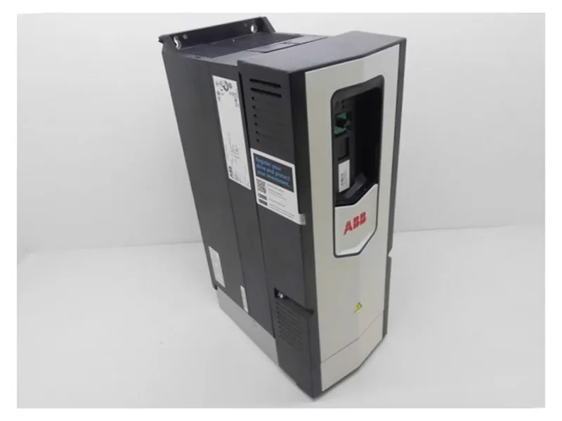 ABB ASEA BROWN BOVERI ACS880-01-027A-5 驅動器