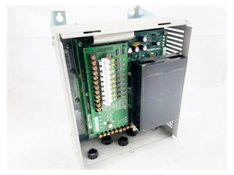 ALLEN BRADLEY 1336F-BRF50-AA-EN-LA3-L6 驅動器
