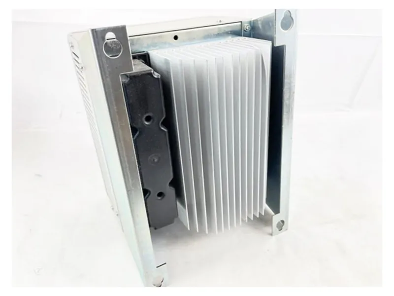 ALLEN BRADLEY 1336F-BRF50-AA-EN-LA3-L6 驅動器