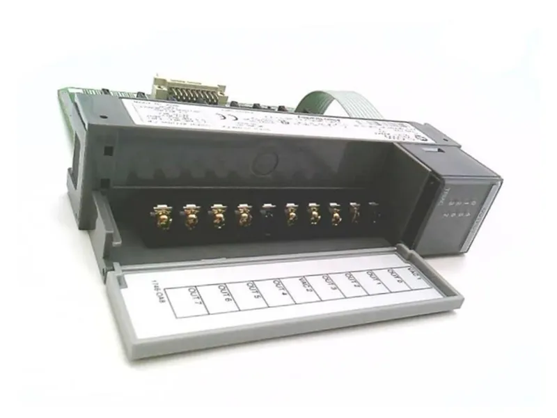 ALLEN BRADLEY 1746-OA8 PLC Module/Rack