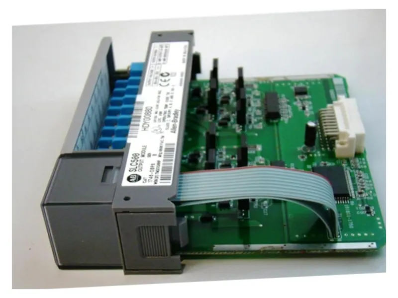 ALLEN BRADLEY 1746-OG16 PLC模組/機架
