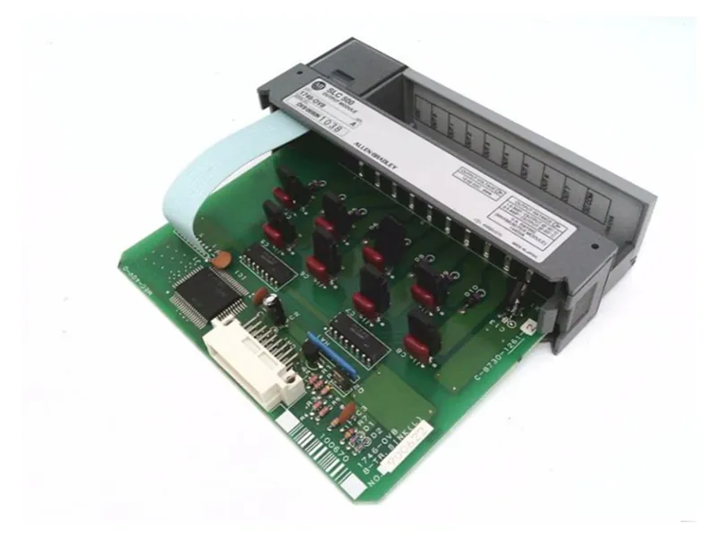 ALLEN BRADLEY 1746-OV8 PLC模組/機架