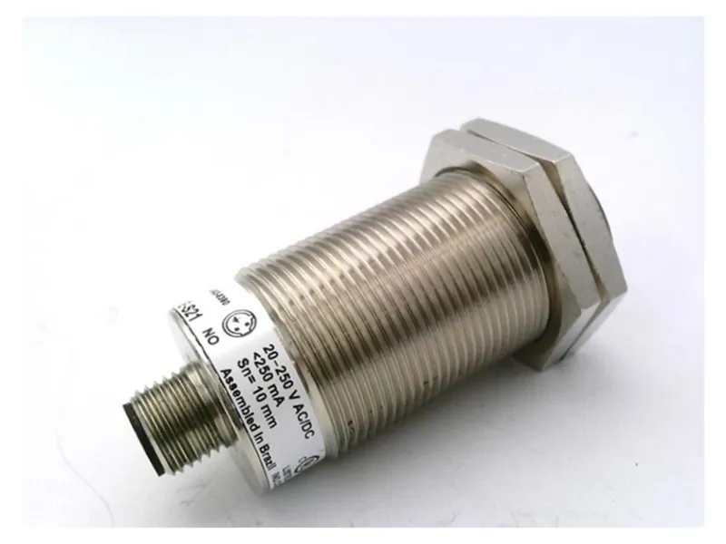 BALLUFF BES 516-215-E5-E-S21 接近開關