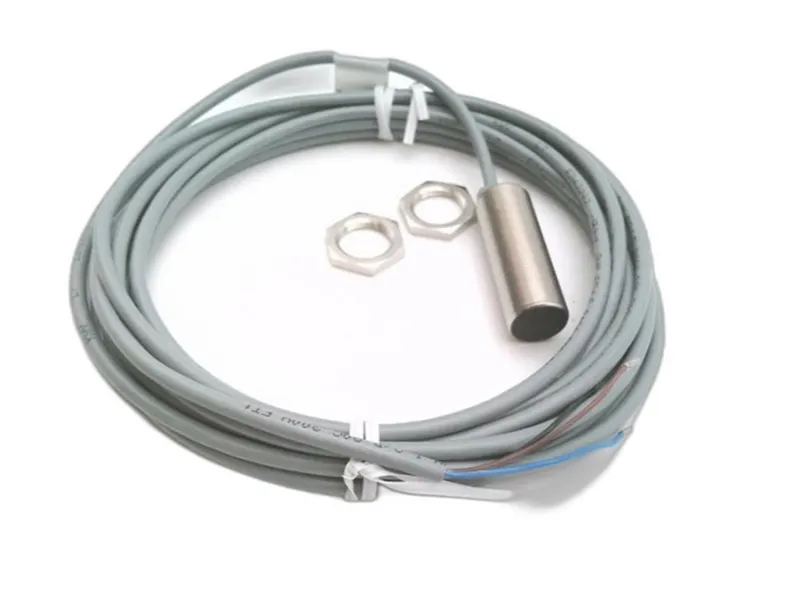 BALLUFF BES M18MI-PSC50B-BV05 光電感測器