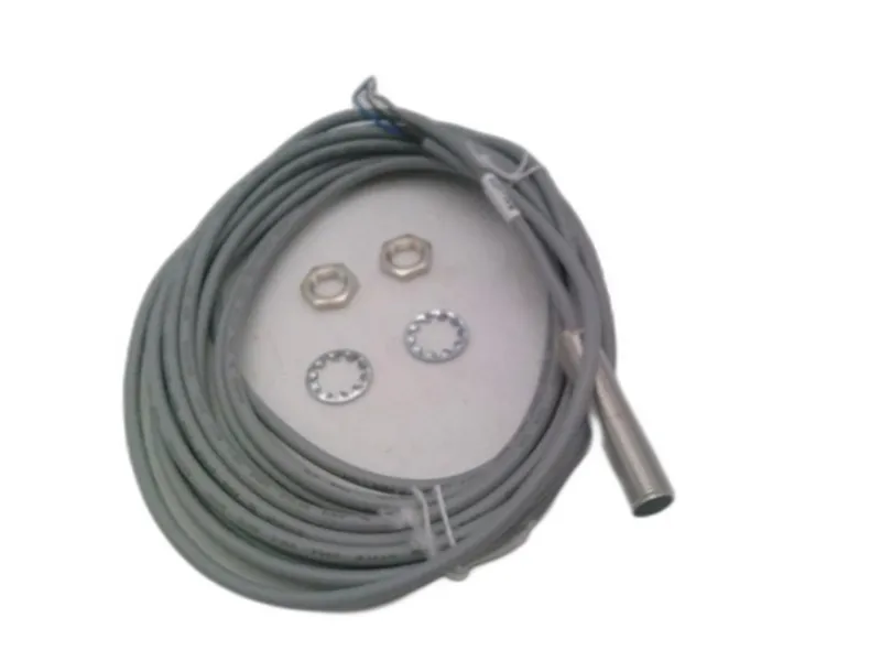 BALLUFF BES M12MI-PSC40B-BV05 電感式傳感器