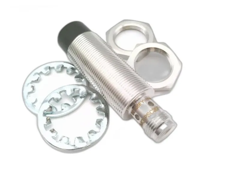 BALLUFF BES M18MG-PSC20F-S04G 電感式傳感器