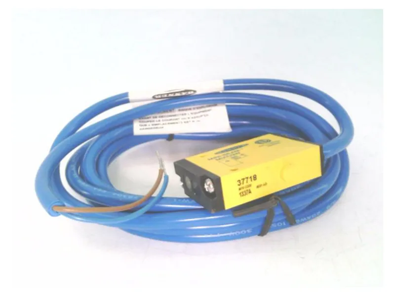 MIAD9W Photoelectric Sensor by BANNER ENGINEERING