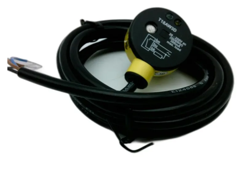 T18AW3D Photoelectric Sensor by BANNER ENGINEERING
