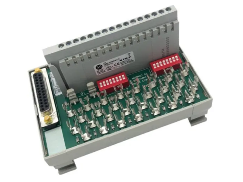 ALLEN BRADLEY 1492-AIFM16-F-3 PLC模組/機架