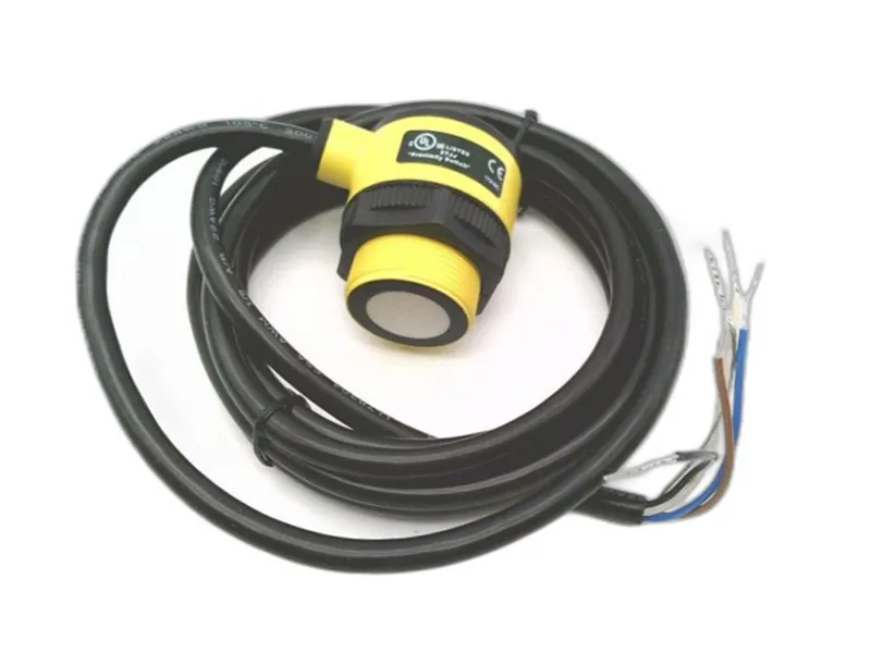T30UXIB Ultrasonic Sensor by BANNER ENGINEERING
