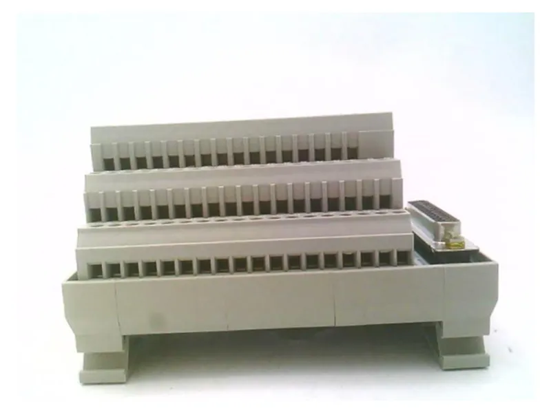 ALLEN BRADLEY 1492-AIFM8-F-5 VDC邏輯I/O模組