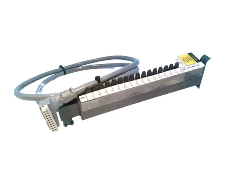 ALLEN BRADLEY 1492-CABLE-10FF PLC模組/機架