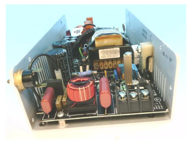 BEL POWER SOLUTION製 SPL130-4100P電源