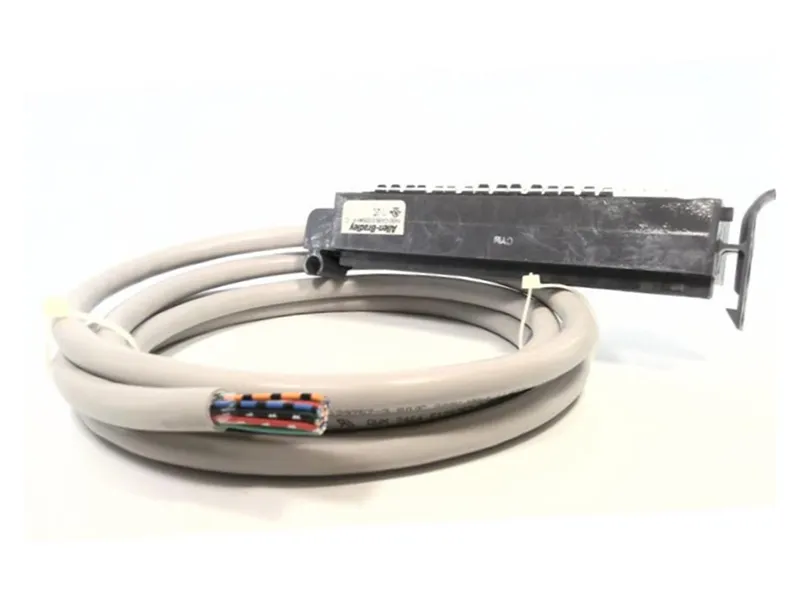 ALLEN BRADLEY 1492-CABLE025WHF 電腦網路電纜