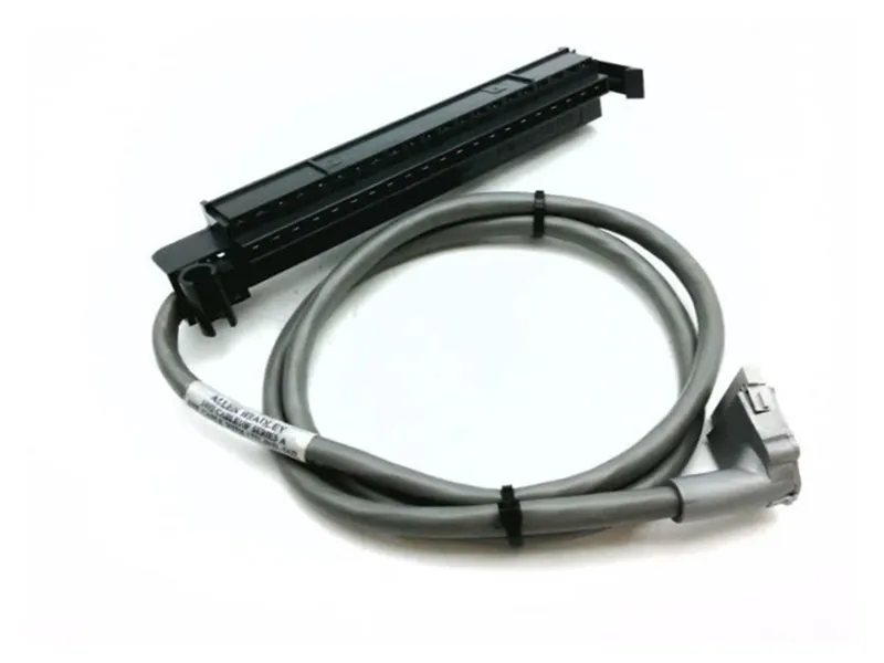 ALLEN BRADLEY 1492-CABLE10F PLC Baterie/Kabel/Příslušenství