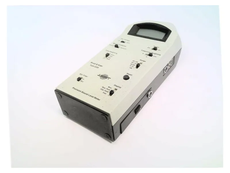 BRUEL & KJAER 2235 オーディオアンプ