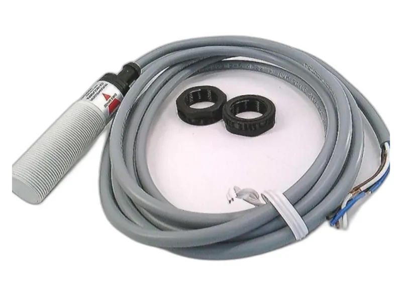 PA18CLD02TO 光電傳感器 CARLO GAVAZZI