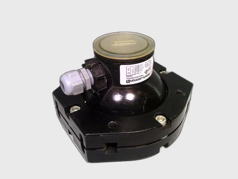 UC10000-F260-IE9R2 Cảm biến siêu âm bởi PEPPERL & FUCHS