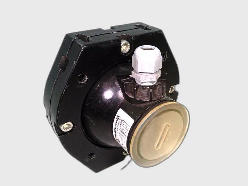 UC10000-F260-IE9R2 Cảm biến siêu âm bởi PEPPERL & FUCHS