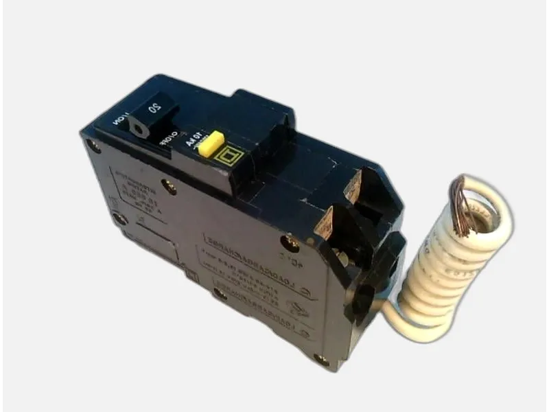 QO220GFI 模殼式斷路器 by SQUARE D